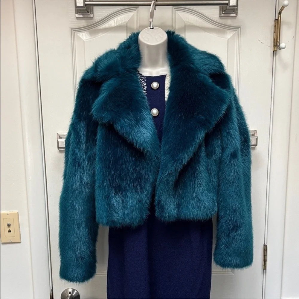 Michael Kors luxurious faux fur cropped jacket